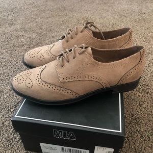 Tan women Oxford